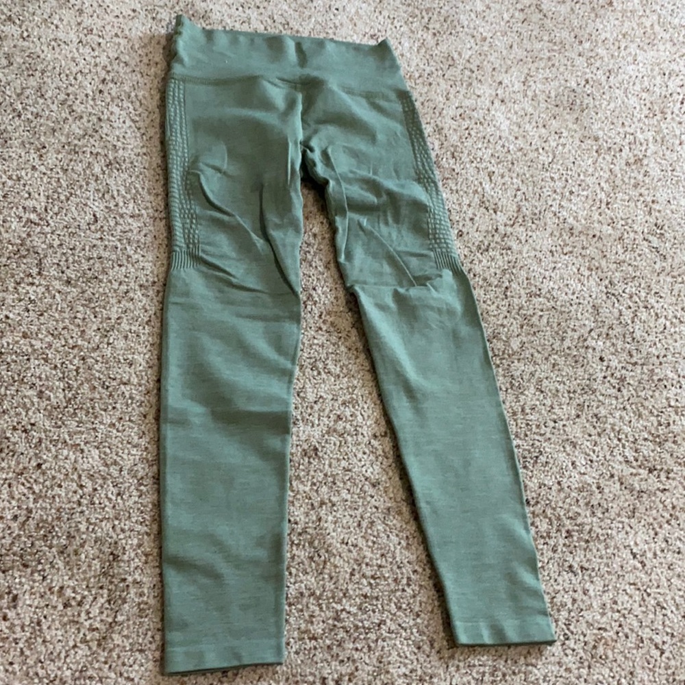 Alphalete HALO legging- light green size Small